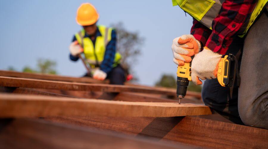 Professional gutter cleaning in Wilkeson, WA